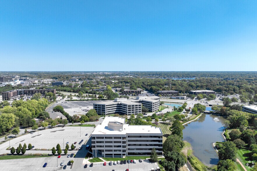 More Photos Of 8440 Woodfield Crossing Blvd, Indianapolis Office For Lease