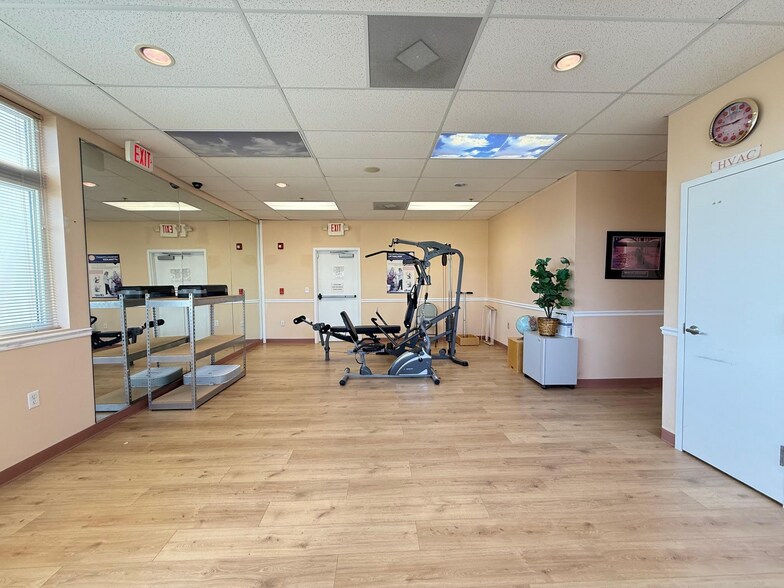 More Photos Of 1374 Whitehorse Hamilton Square Rd, Hamilton Office For Sale