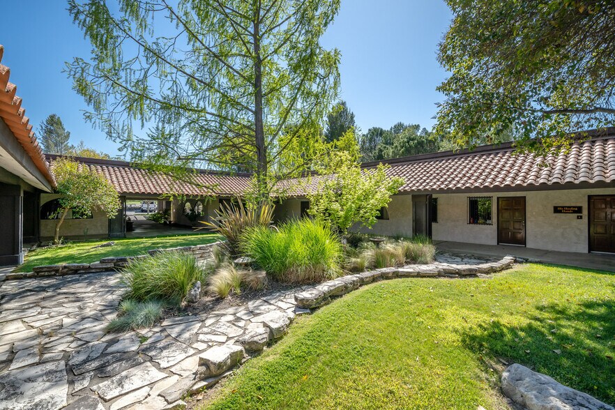 More Photos Of 1050 Las Tablas Rd, Templeton Medical For Lease