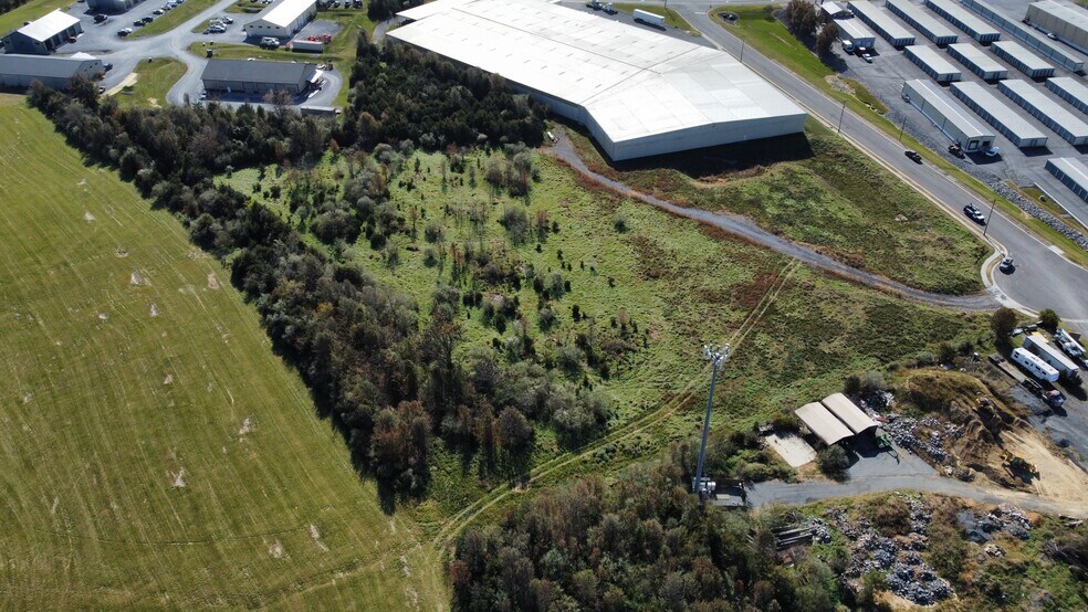 More Photos Of 1630 Red Oak st, Harrisonburg Manufacturing For Lease