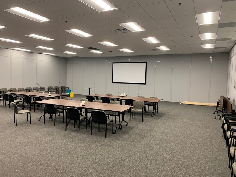 More Photos Of 150 Chicago St, Cary Manufacturing For Sale