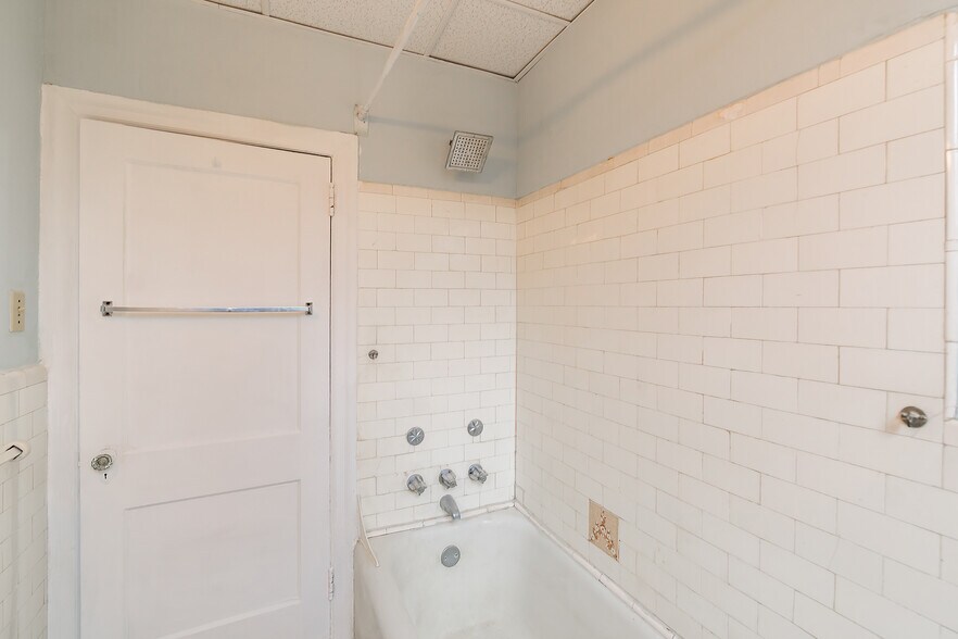More Photos Of 2115 N 63rd St, Philadelphia Apartments For Sale