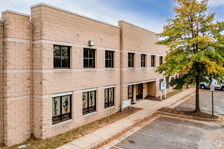 More Photos Of 4291-4309 Henninger Ct, Chantilly Flex For Lease