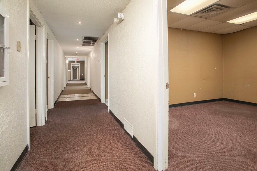 More Photos Of 415 Beckham Ave, Tyler Storefront For Sale