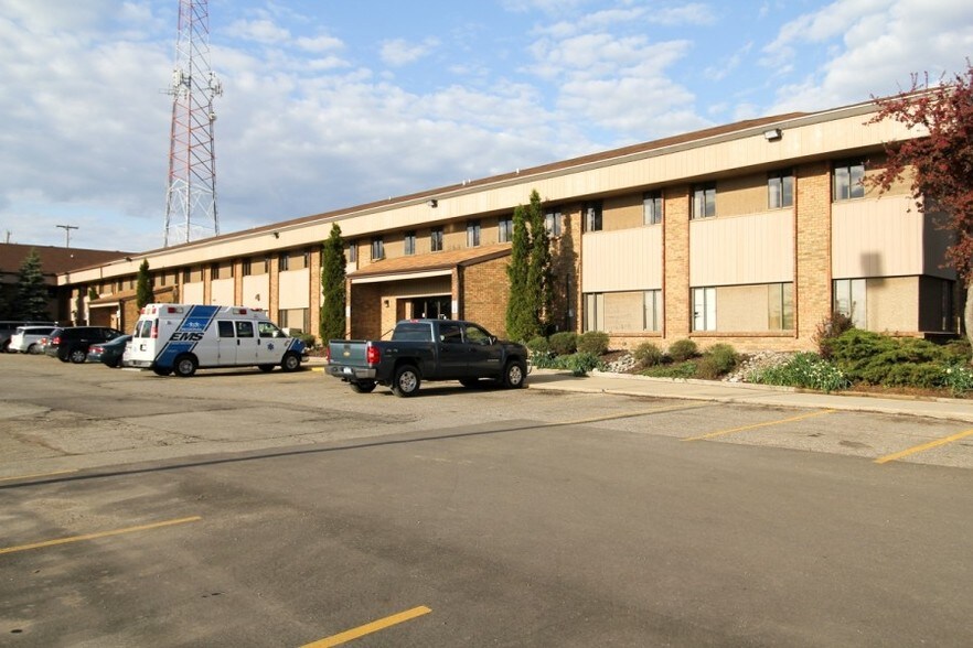 More Photos Of 913 W Holmes Rd, Lansing Medical For Lease