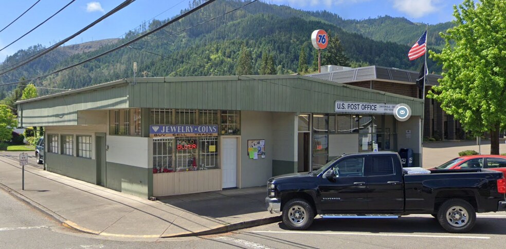 More Photos Of 131 SE 2nd St, Canyonville Post Office For Sale