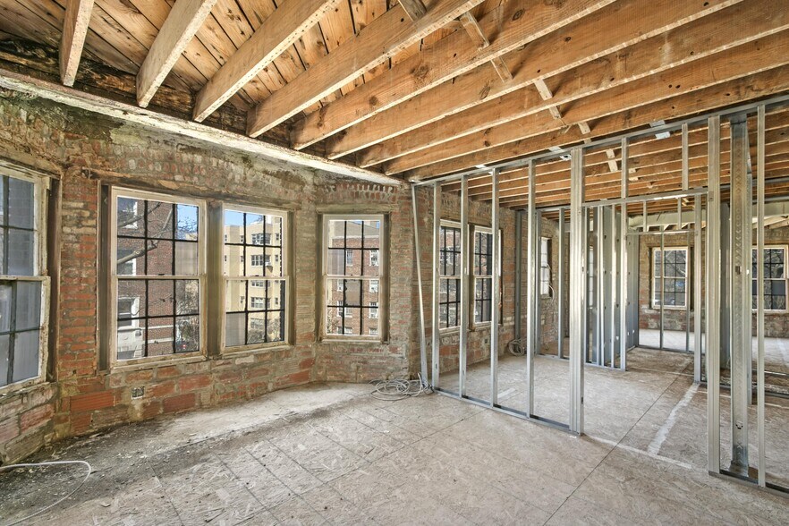 More Photos Of 2920 Ontario Rd NW, Washington Apartments For Sale
