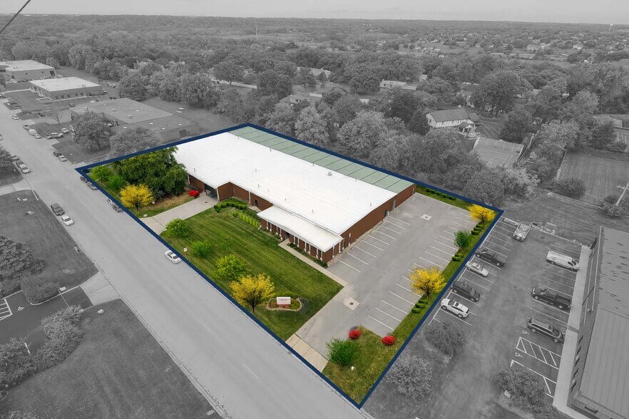 More Photos Of 740 Church Rd, Elgin Manufacturing For Lease
