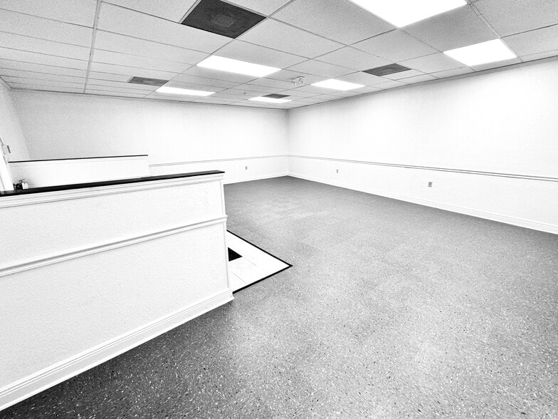 More Photos Of 1249 N Orange Ave, Orlando General Retail For Lease