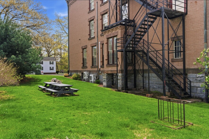 More Photos Of 10 Front St, Canton Loft Creative Space For Sale