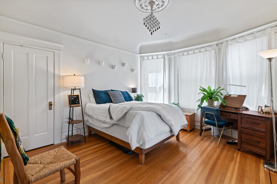 More Photos Of 123-127 Albion St, San Francisco Apartments For Sale