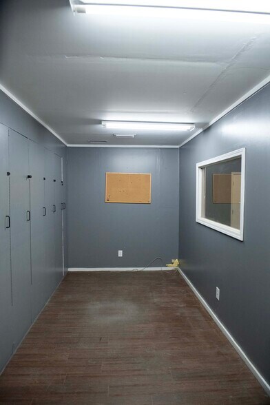 More Photos Of 4134 US 441, Lake City Light Manufacturing For Lease
