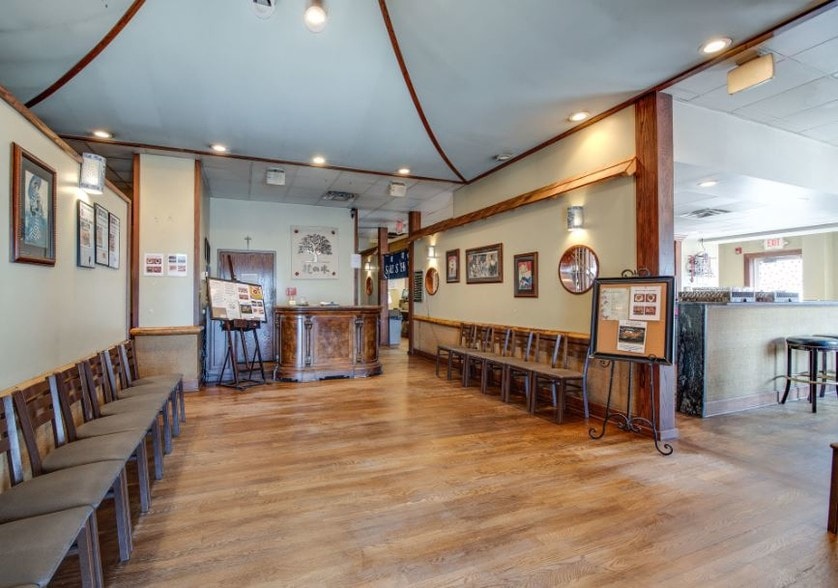 2111 Lowes Dr, Clarksville, TN 37040 Restaurant For Sale