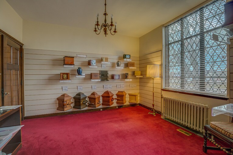 More Photos Of 3464 Central Pky, Cincinnati Funeral Home For Sale