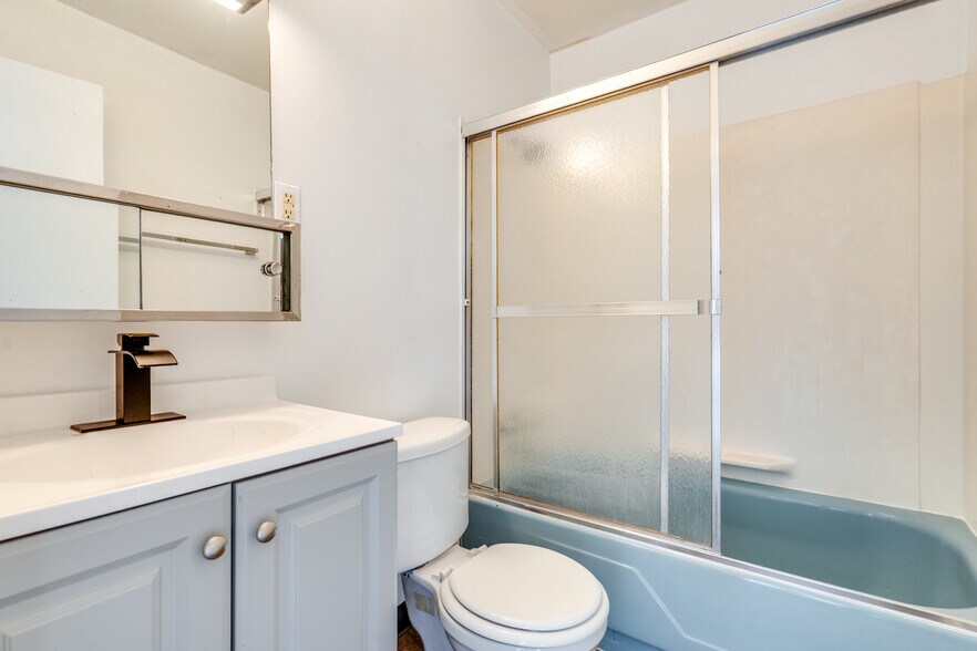 More Photos Of 2615 Ellet Ave, Akron Apartments For Sale