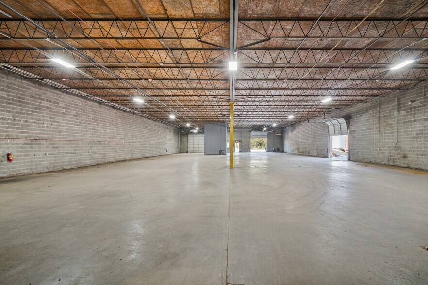 More Photos Of 3001 E End Ave, Chicago Heights Warehouse For Sale