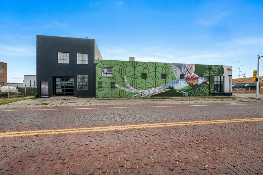 More Photos Of 701 SE 10th Ave, Amarillo Bar For Sale