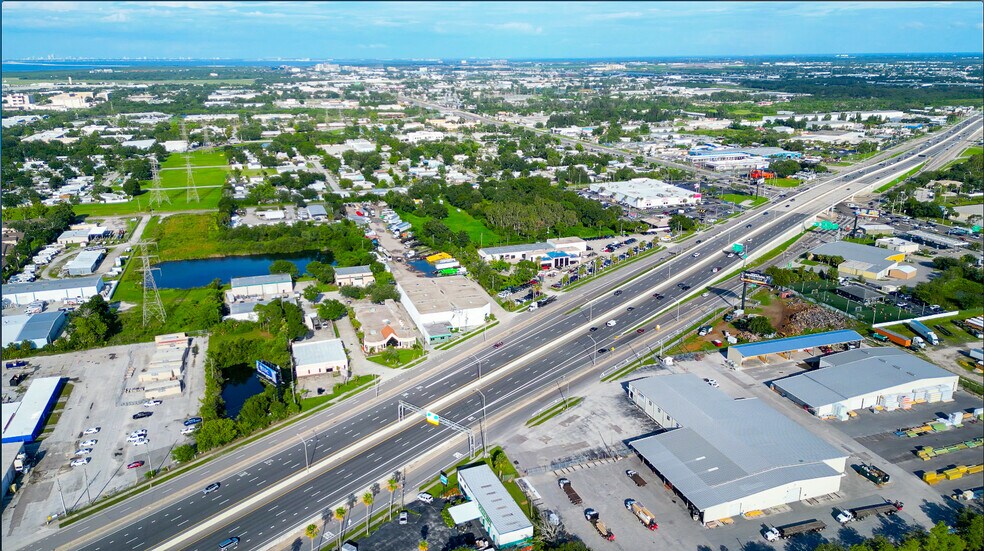 More Photos Of 13755 U.S. Highway 19 N, Clearwater Warehouse For Lease