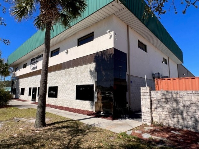 More Photos Of 1842 Gunn Hwy, Odessa Flex For Lease