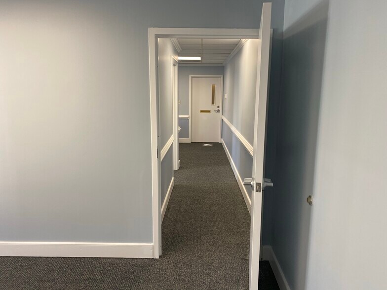 More Photos Of 610 Thimble Shoals Blvd, Newport News Unknown For Lease