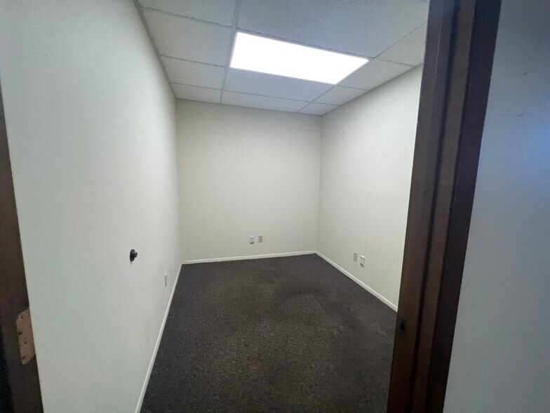 More Photos Of 420 Tamiami Trl S, Venice Medical For Sale