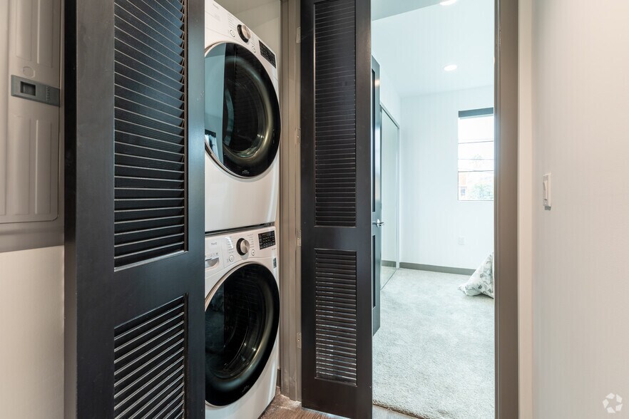 More Photos Of 552 N Hobart Blvd, Los Angeles Apartments For Sale