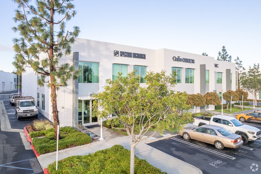 More Photos Of 9740-9760 Research Dr, Irvine Warehouse For Lease