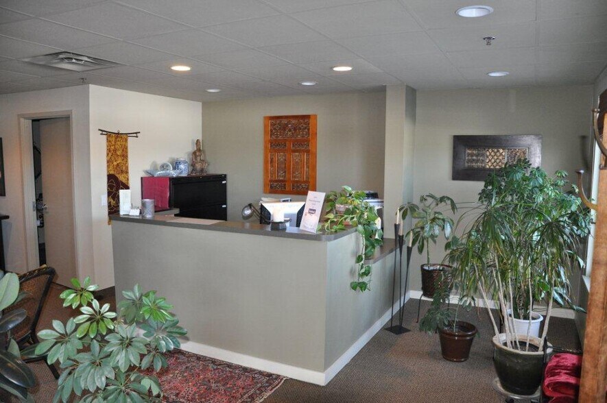 More Photos Of 980 Westfall Rd, Rochester Medical For Lease