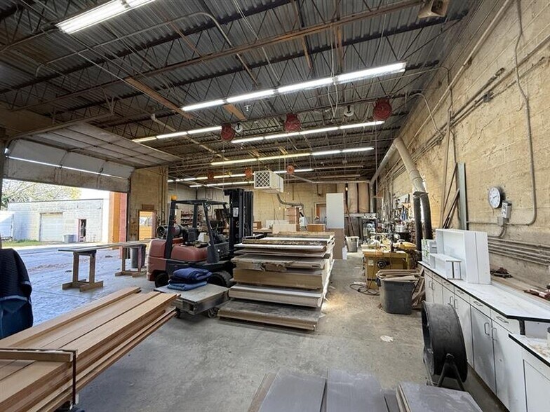 More Photos Of 1329 E High St, Charlottesville Warehouse For Sale