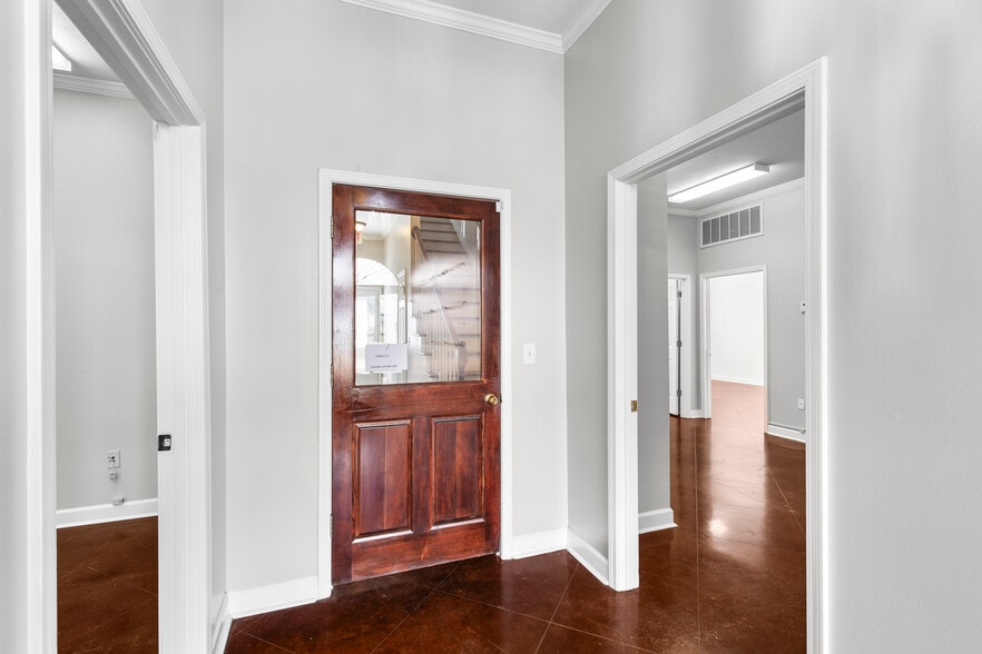 More Photos Of 403-C Towne Center Blvd, Ridgeland Office For Sale