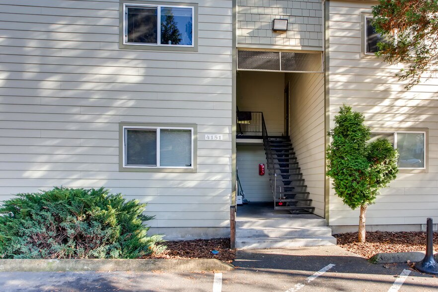 More Photos Of 4147-4153 SE 37th Ave, Portland Apartments For Sale