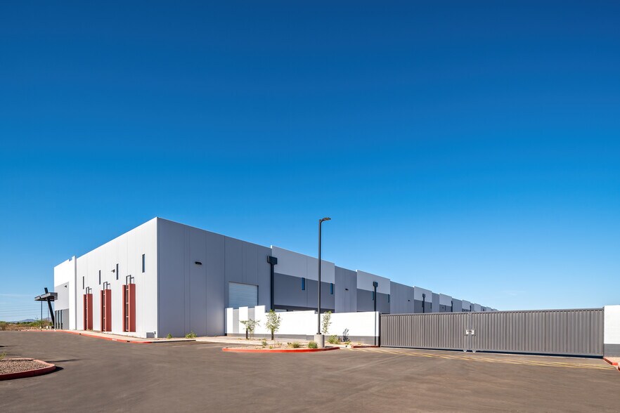 More Photos Of 9520 E Elliot Rd, Mesa Warehouse For Lease