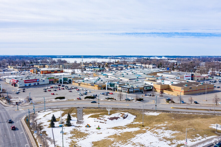 More Photos Of 101 Boul Cardinal-Léger, Pincourt General Retail For Lease
