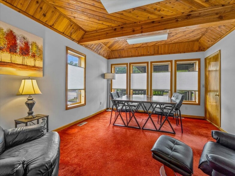 More Photos Of 200 W Town St, Norwich Office For Sale