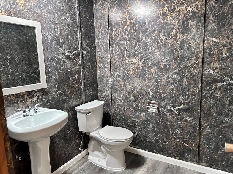 More Photos Of 720 NE Granger Ave, Corvallis Manufacturing For Lease