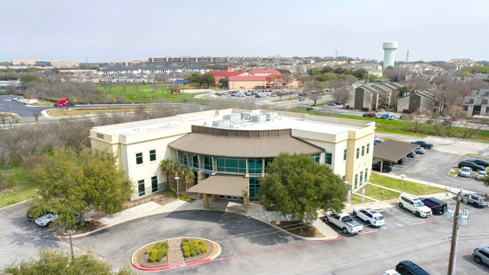 More Photos Of 9910 Huebner Rd, San Antonio Medical For Lease