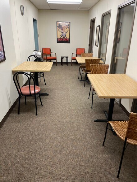 More Photos Of 2620 N Walnut St, Bloomington Office For Lease