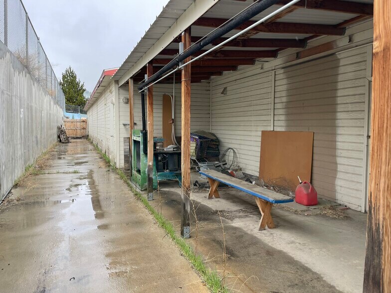 More Photos Of 3202 12th Avenue Rd, Nampa Light Distribution For Sale