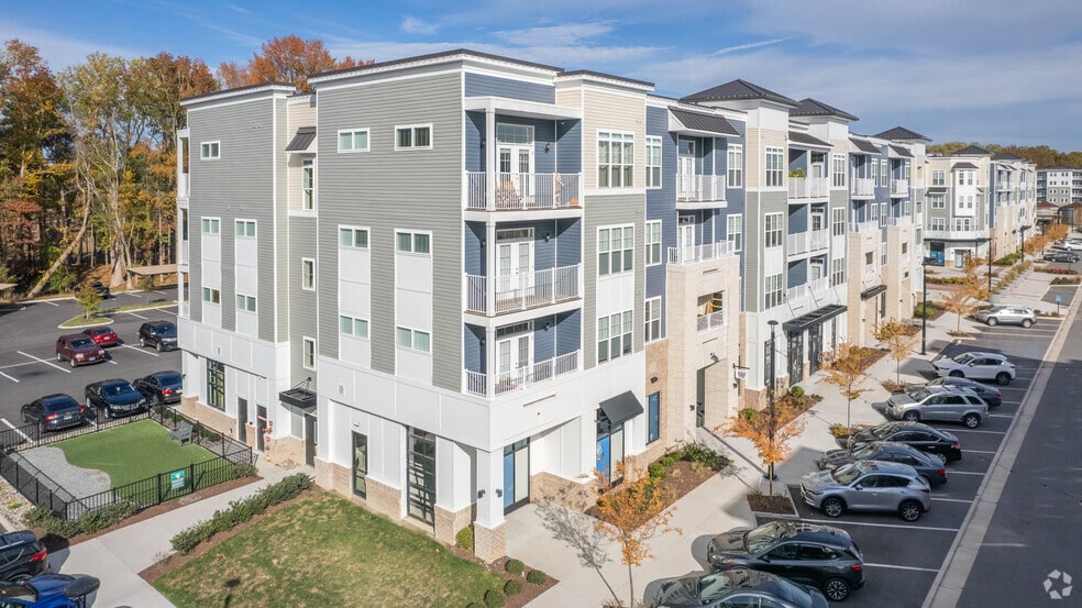 More Photos Of Bridgeport Way & Knotts Point Lane, Suffolk Unknown For Lease