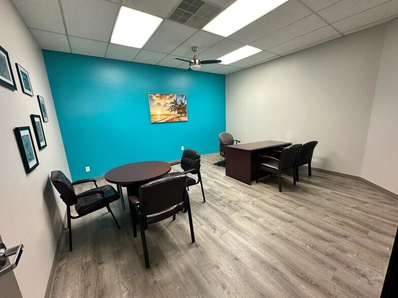More Photos Of 5957 W Northern Ave, Glendale Unknown For Lease