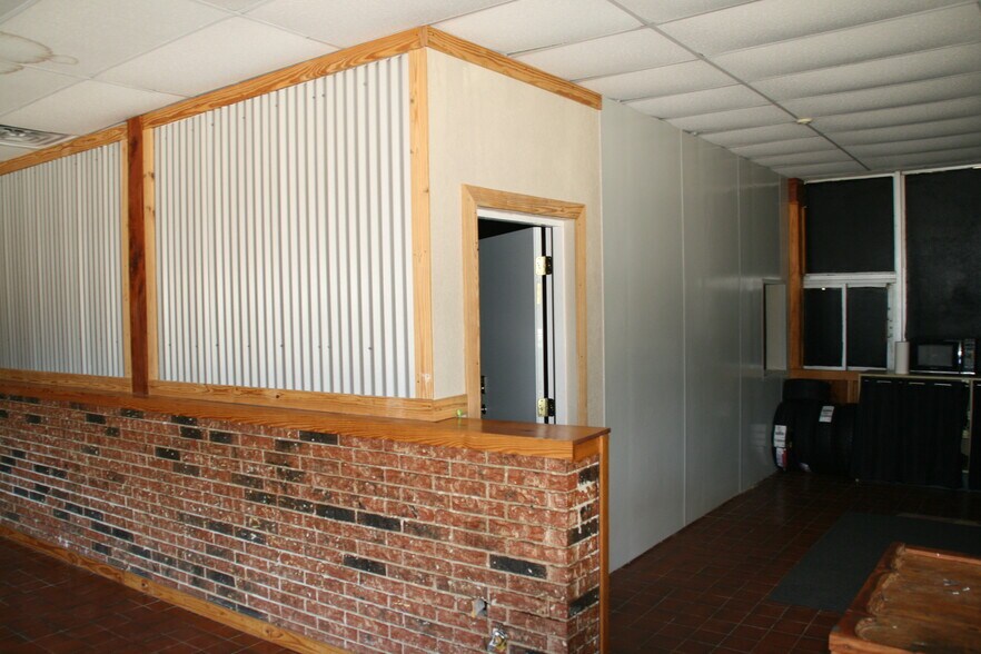 More Photos Of 1308 W Bluff St, Woodville Storefront Retail Office For Sale