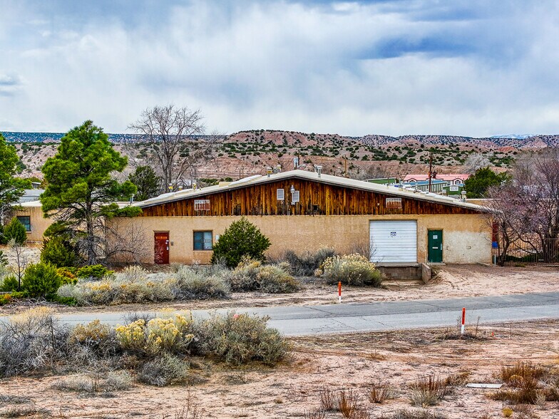 More Photos Of 20 Arroyo Cuyamungue Rd, Santa Fe Warehouse For Sale