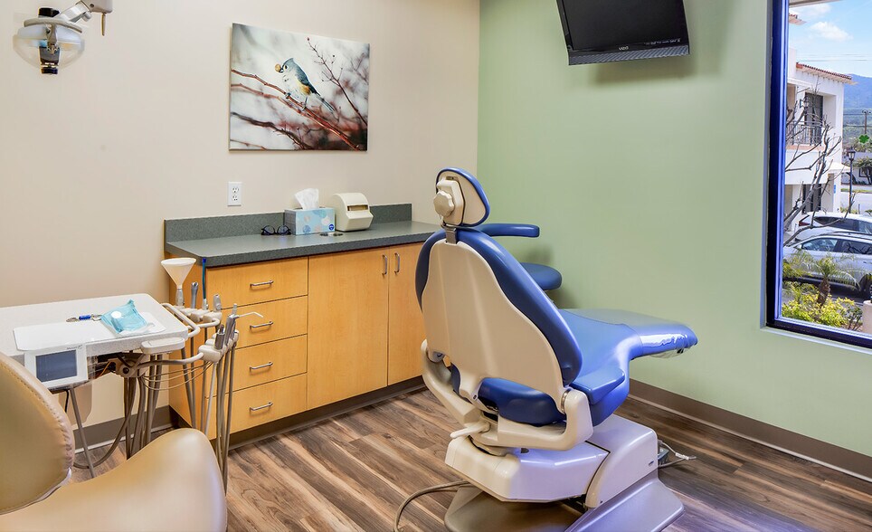 More Photos Of 2045 Royal Ave, Simi Valley Medical For Lease