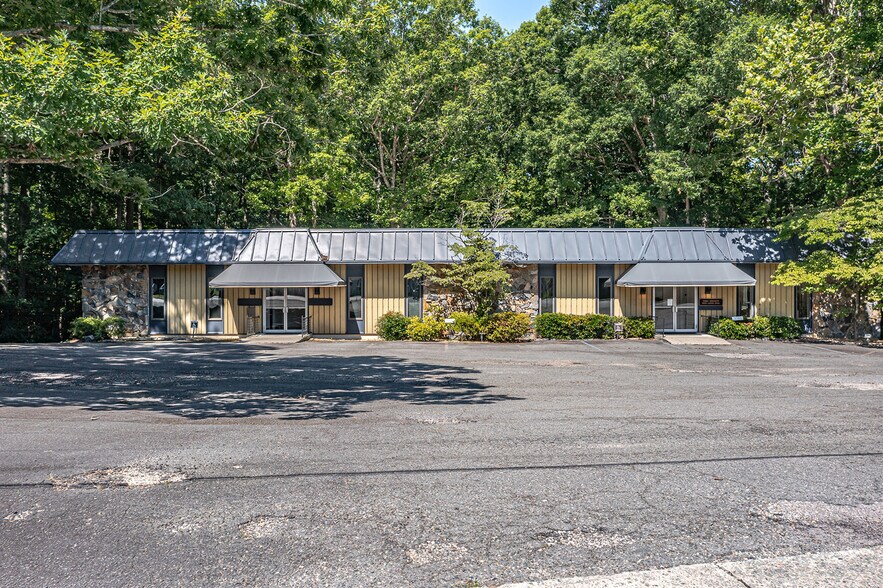 More Photos Of 279 N Main St, Kilmarnock General Retail For Sale