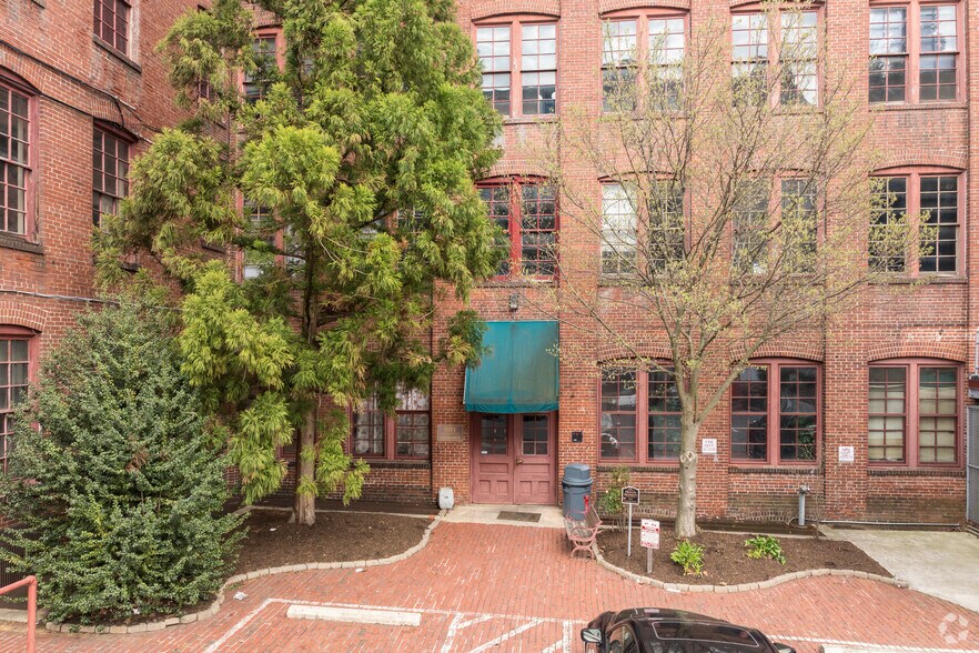 More Photos Of 535 Canal St, Reading Flex For Lease