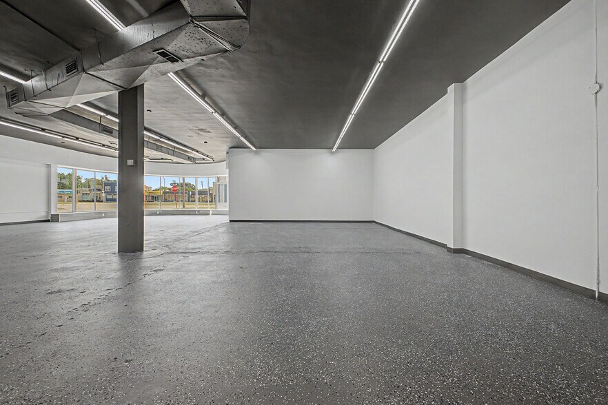 More Photos Of 14222 Fort St, Southgate General Retail For Lease