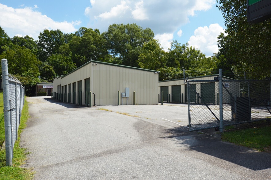 More Photos Of 505 Turner St, Thomasville Warehouse For Lease