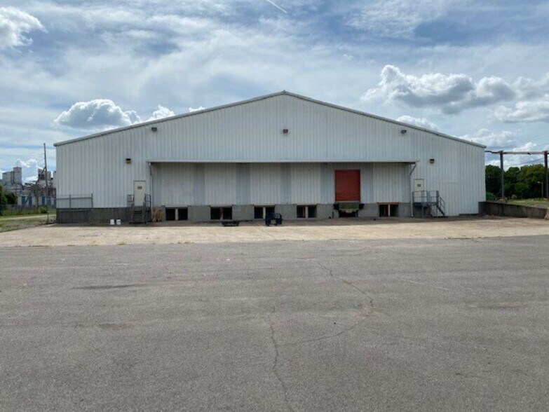 More Photos Of Industrial Dr @ Swinging Bridge, Old Hickory Warehouse For Lease