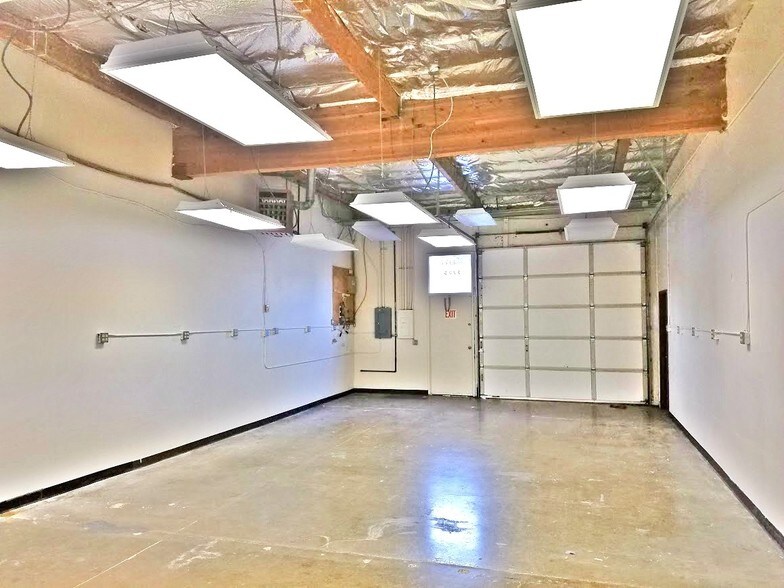 More Photos Of 2729-2743 152nd Ave NE, Redmond Light Manufacturing For Lease