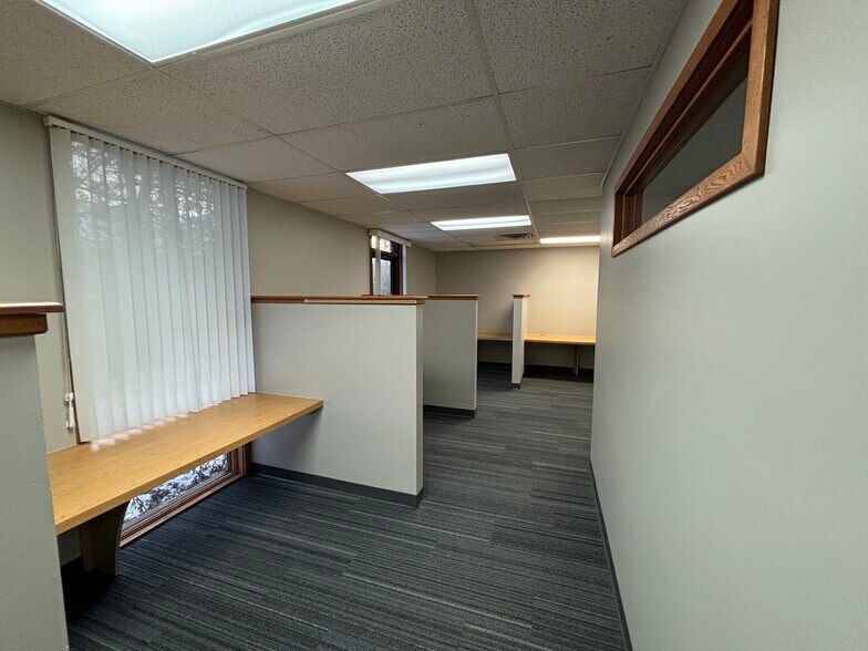 More Photos Of 2205 Jolly Rd, Okemos Office For Lease